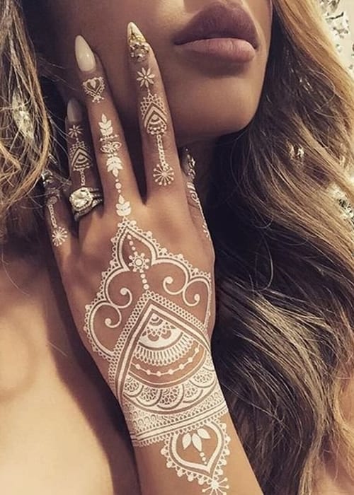 نقوش حناء رمضان من وحي هذا الشهر