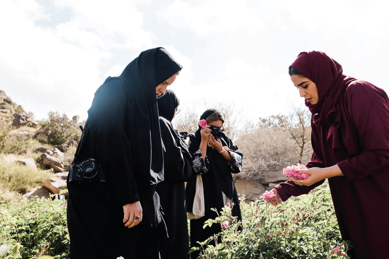 إحتفالٌ بالزهور في النسخة الثالثة من مهرجان طائف الورد