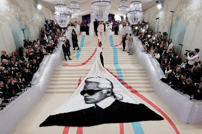 Jeremy Pope بفستان Balmain