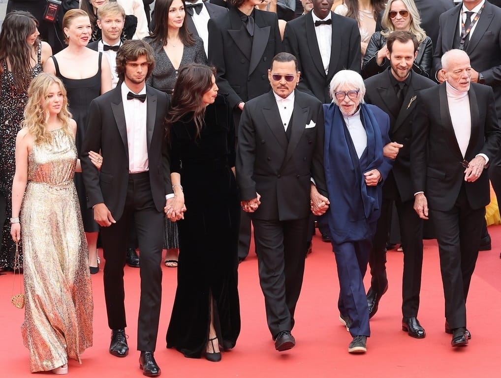 7 دقائق تصفيق مستمر من محبي جوني ديب في مهرجان كان السينمائي الدولي