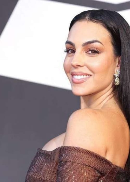 صور جورجينا قبل وبعد عمليات التجميل