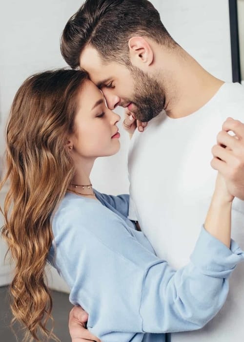 كيف اجعل رجل برج الدلو يعشقني؟