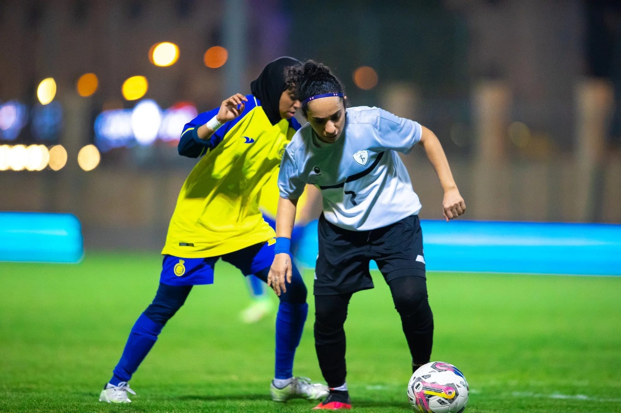الدوري السعودي الممتاز للسيدات لكرة القدم قريبًا!
