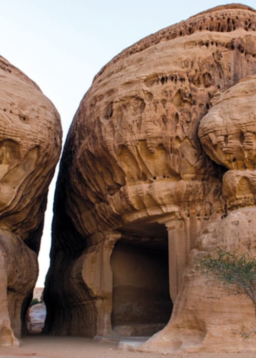 جبال العلا أفضل الوجهات السياحية في السعودية حتى الآن