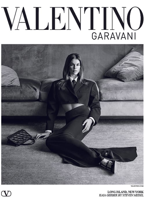 Valentino  تطلق حملتها Black Tie بالتعاون مع كايا غيربر