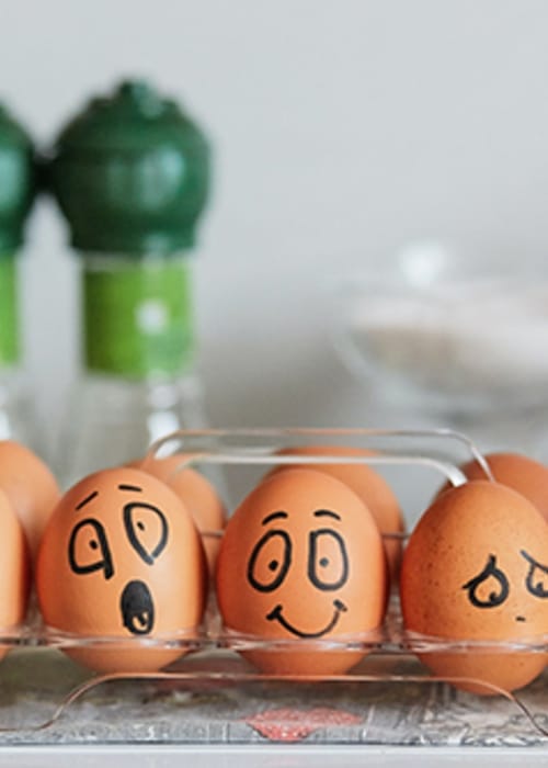 كيف اعرف البيض الفاسد؟