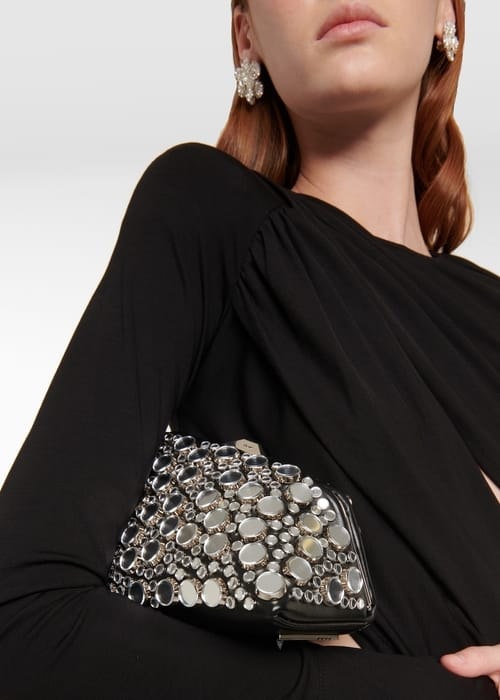 شنط كلتش ماركات لشتاء ٢٠٢٤