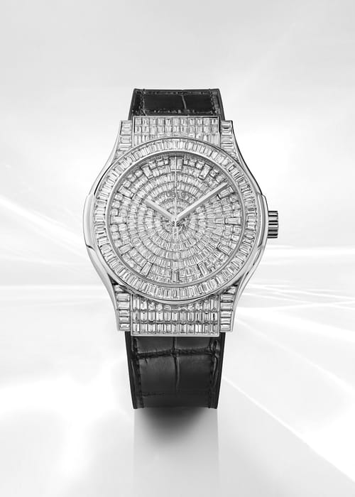 Hublot تزيّن معصمك بساعة مرصعة بـ٤٣١ حبّة من الألماس