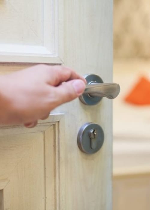 ما هو تفسير حلم فتح الباب المغلق ؟