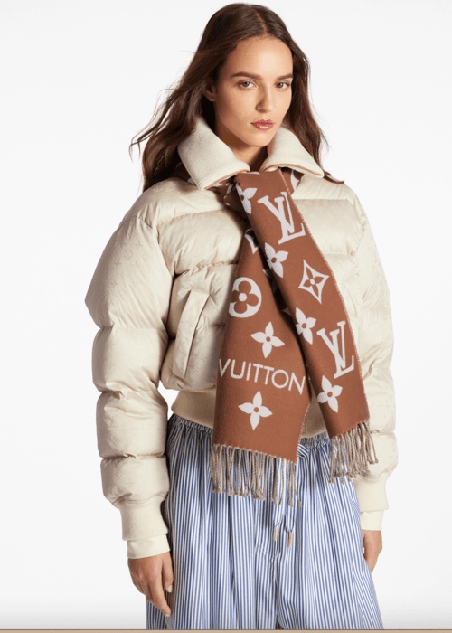 10 سكارف Louis Vuitton نسائي لهذا الشتاء