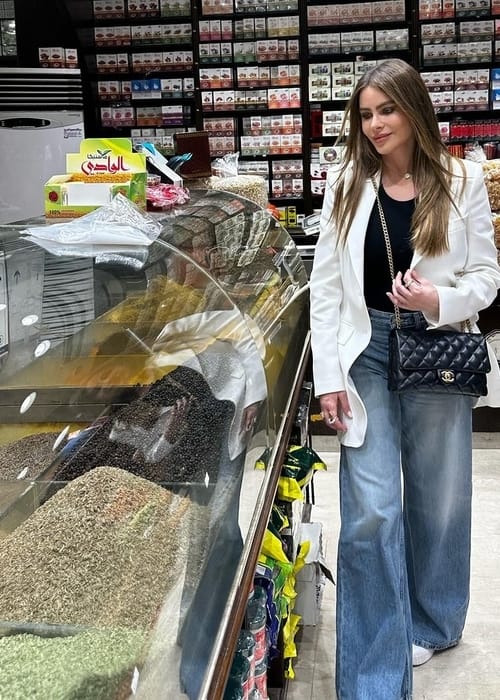 صوفيا فيرغارا تتجول في المملكة العربية السعودية