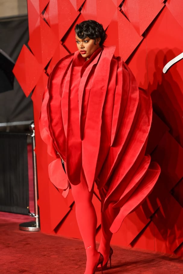 Precious Lee بتصميم من Comme des Garçons
