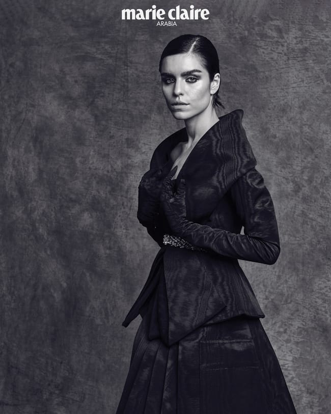 الإطلالة كلّها من Balmain