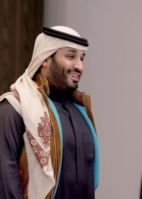 سترة ولي العهد السعودي حديث مواقع التواصل الإجتماعي