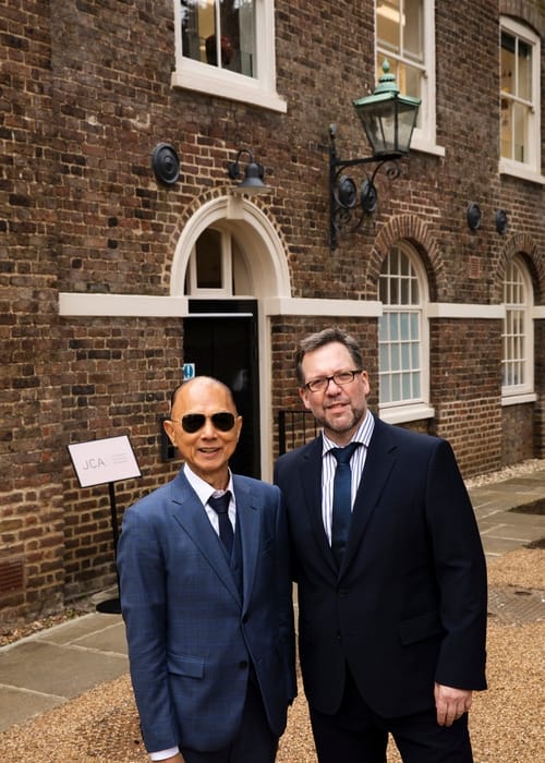 اكاديمية Jimmy Choo تطلق روّاد الموضة المستقبليّين