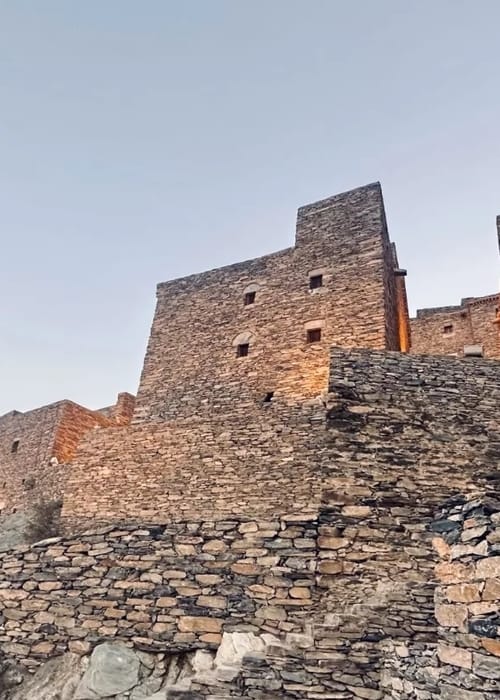 قرية ذي عين التراثيه..عنوان سياحي مميز في السعودية