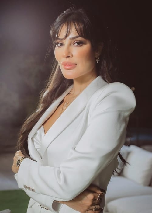 نادين نجيم ولحظات عائلية من حفل عيد ميلادها