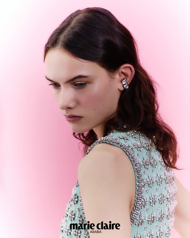 فستان من Gucci أقراط من Jil Sander