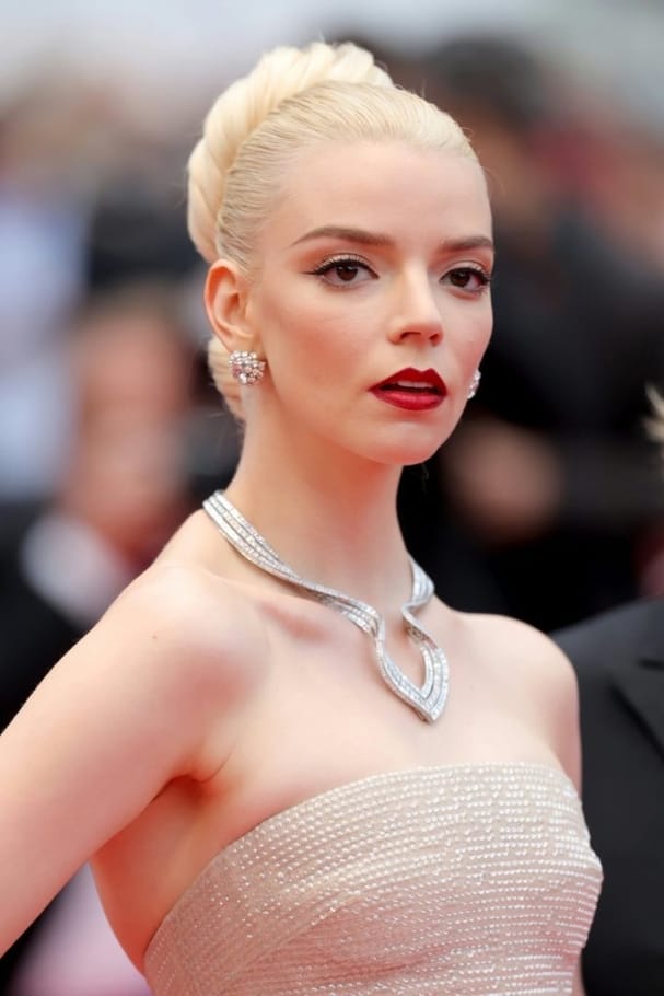 Anya Taylor Joy بمجوهرات .Tiffany & Co