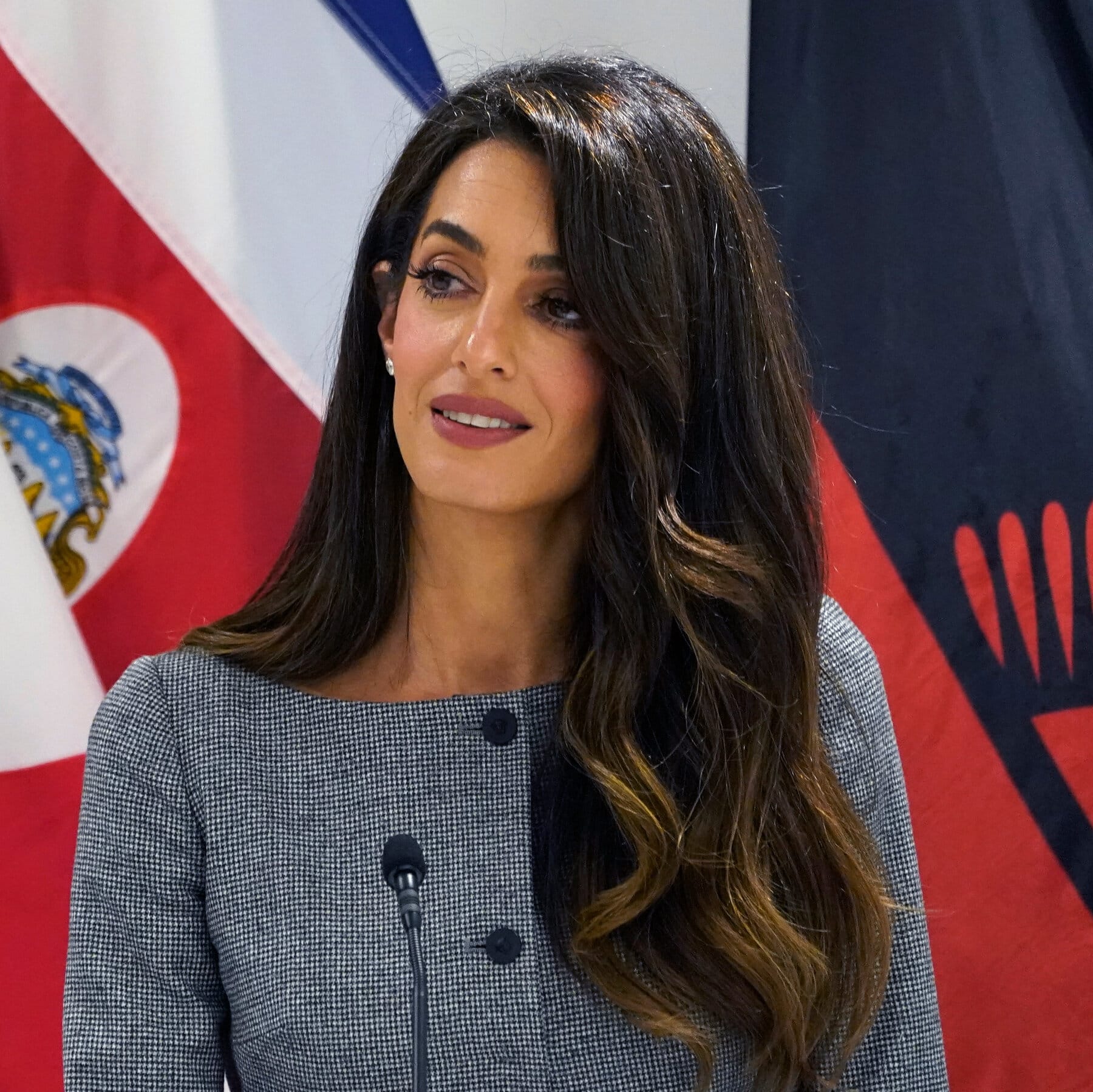 أمل كلوني تتحدث للمرة الأولى عن دورها في المحكمة الجنائية الدولية بشأن الحرب