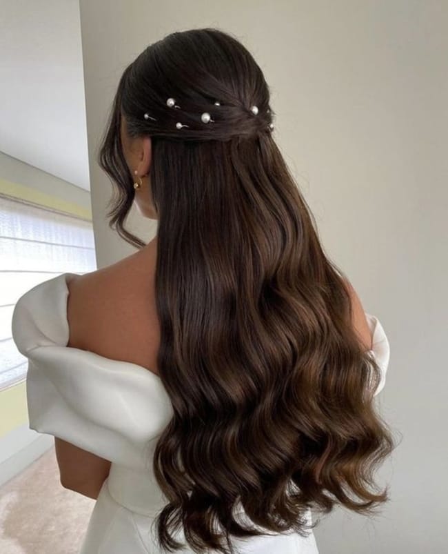 تسريحة شعر مميزة للشعر الطويل