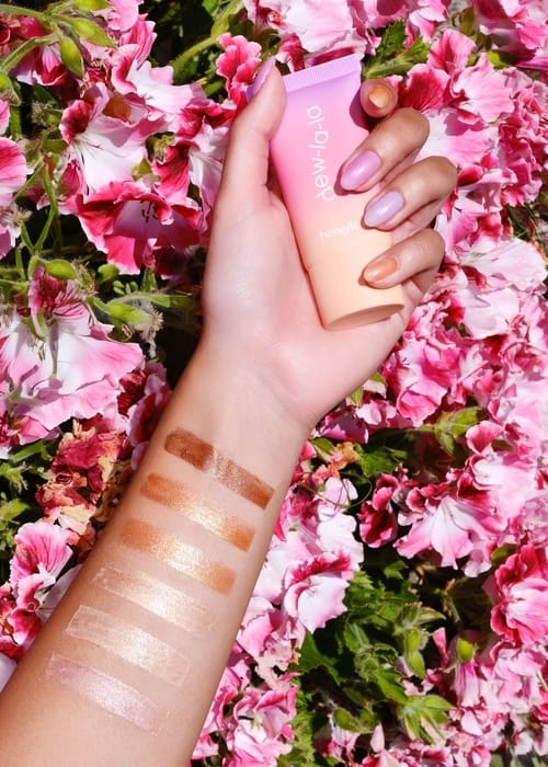 6 مستحضرات من Benefit Cosmetics تضمن لك إطلالة صيفية متوهجة