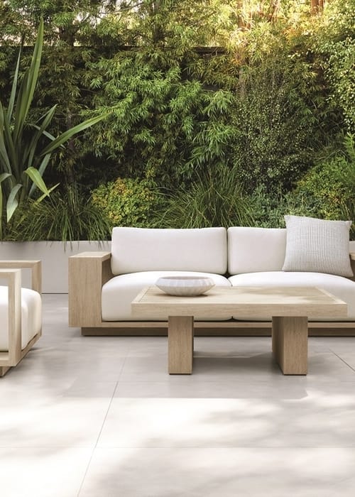 حافظي على مساحة خارجية رائعة مع Crate & Barrel