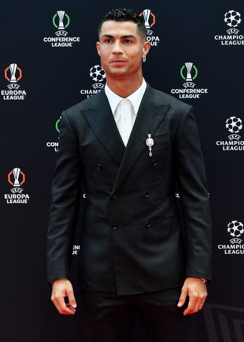 كريستيانو رونالدو يختار مجوهرات Messika خلال تكريمه ضمن قرعة دور المجموعات لدوري أبطال أوروبا 2024-2025