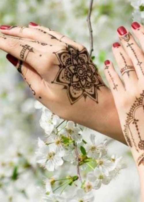 اقرئي تفسير حلم الحناء للمتزوجه
