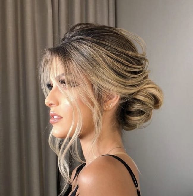 تسريحات مرفوعه للشعر الطويل مميزة جداً للشعر الأشقر.jpg