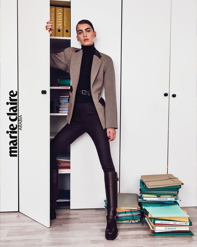 سترة وكنزة وسروال وجزمة وخواتم وأقراط من Hermès