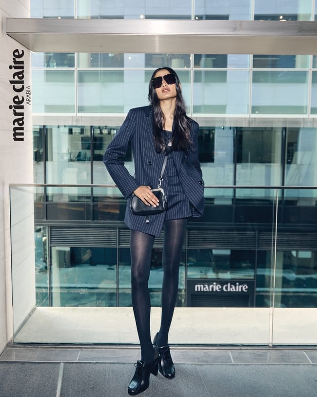 لباس Playsuit وسترة وحقيبة ونظّارات وحذاء من Max Mara