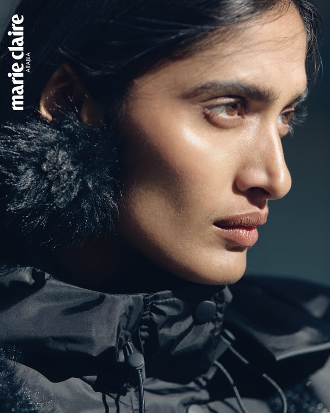بلوزة وأقراط من Simone Rocha