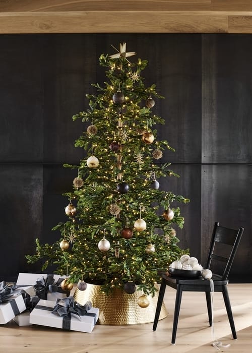 7 نصائح لتزيين شجرة موسم الاحتفالات من Crate & Barrel