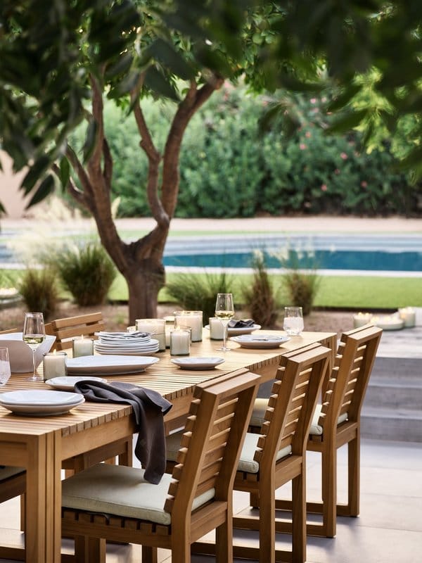 جلستك الخارجية أكثر دفئاً هذا الشتاء مع Crate & Barrel