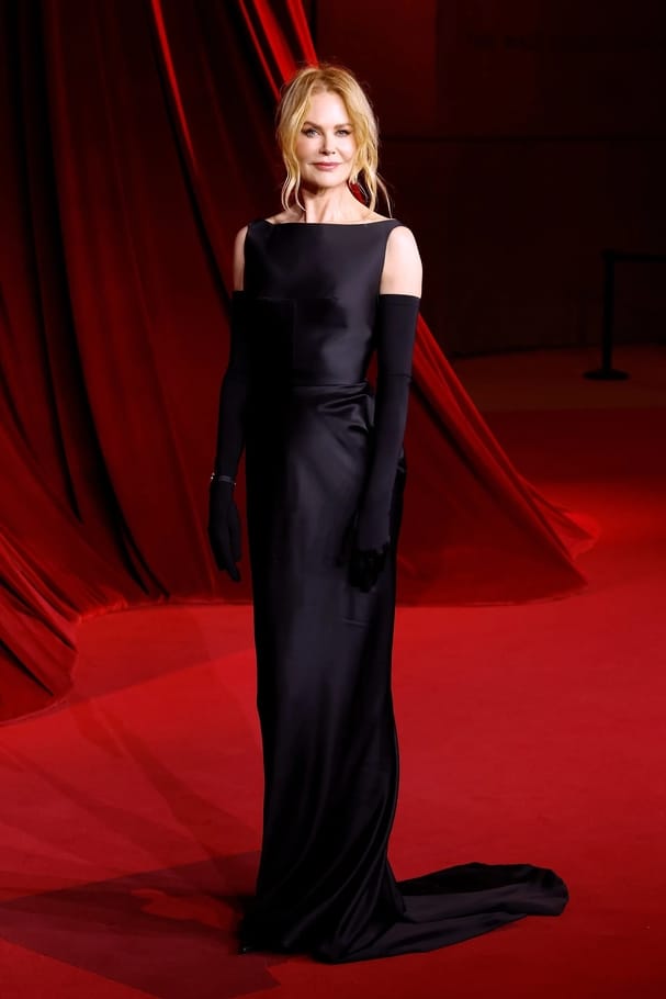 نيكول كيدمان بفستان من Balenciaga