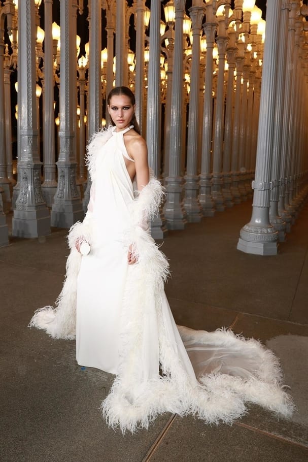 Angelina Kendall بفستان من Gucci