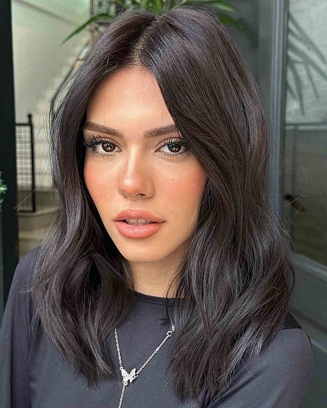 mid-length-layered-cut-for-oval-face-shapes.jpg
