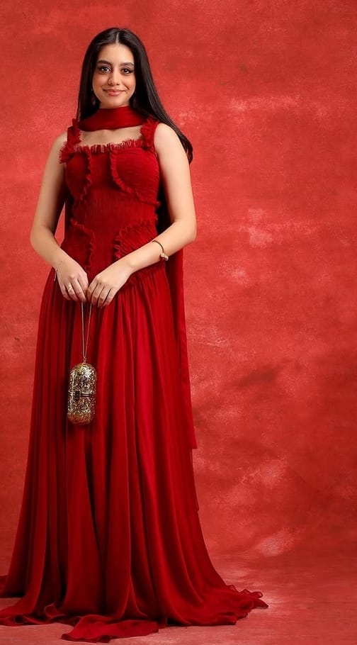 ياسمينا العبد بفستان SHAHIRA LASHEEN