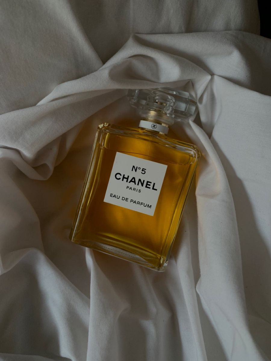 عطر شانيل رقم 5 (Chanel No.5)