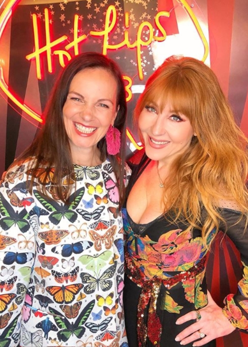 Charlotte Tilbury تدعم النساء بأكثر من مليون دولار