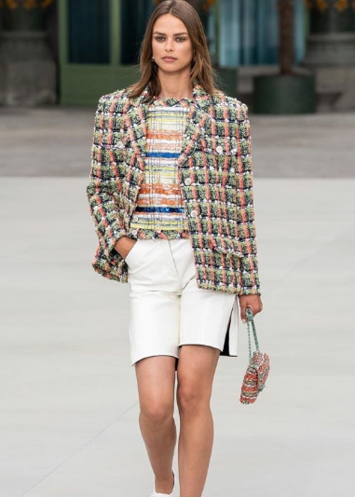 Chanel تعرض مجموعة الكروز في قلب آسيا