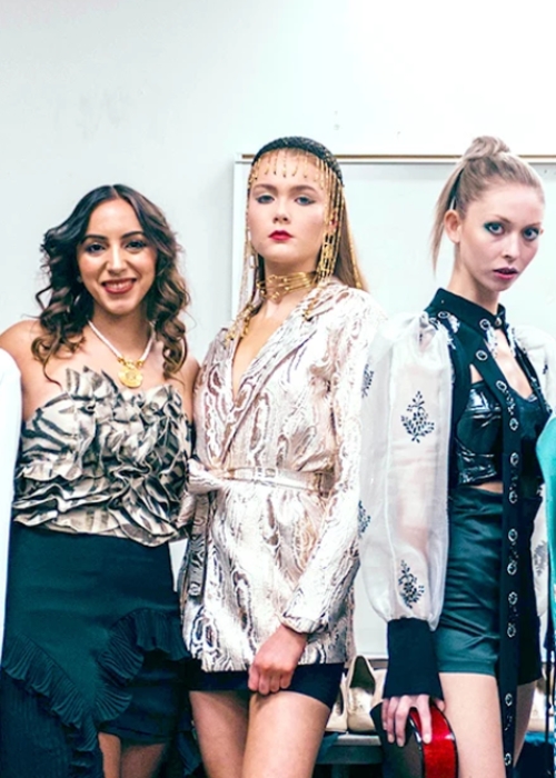 مصمّمون وتجّار تجزئة رصدناهم لك في عرض Fashion Forward Dubai