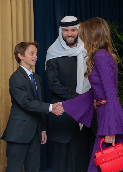الملكة رانيا في هذا الفستان للمرّة الثانية