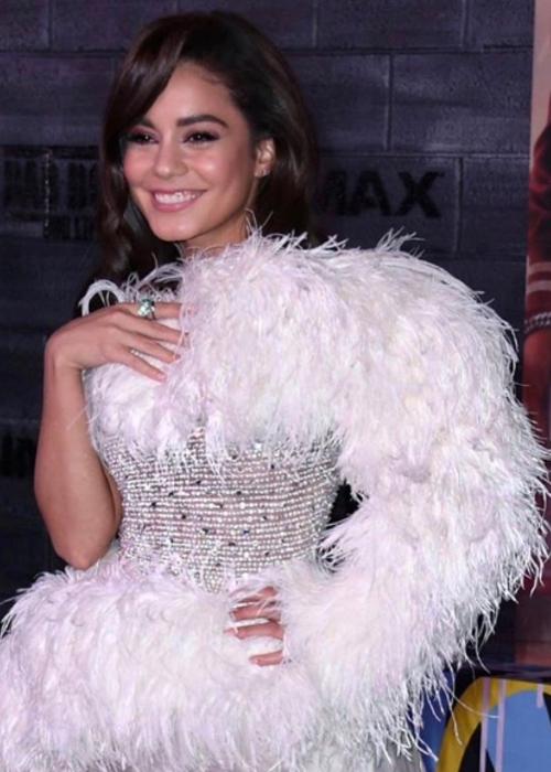 Vanessa Hudgens بإطلالة عربيّة بعد انفصالها