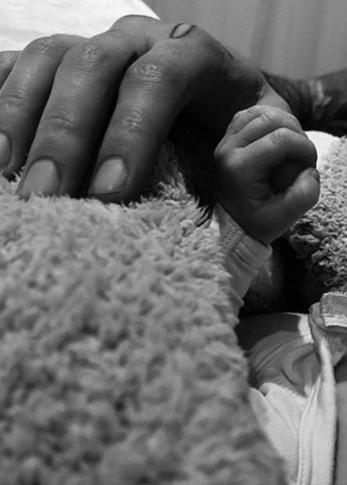 نجوم أصبحوا آباء وأمّهات في اليومين الماضيين