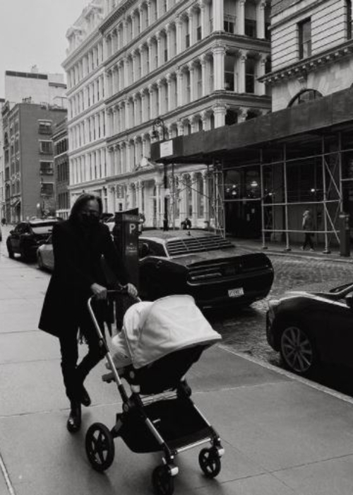 في عيد الأب، Gigi Hadid تطلق رسالتين مؤثّرتين