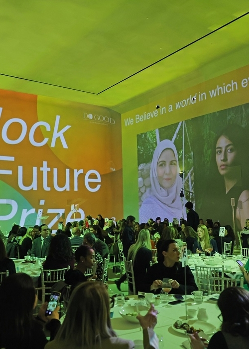 4 فائزات بجائزة Unlock her Future