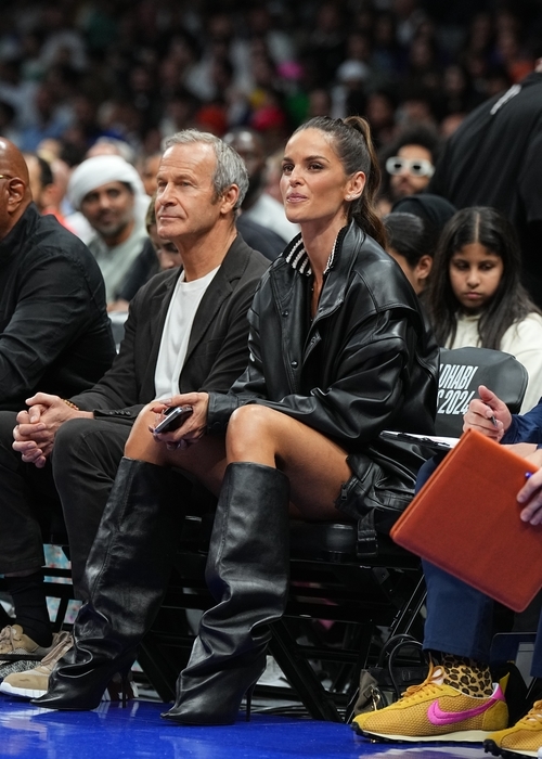 أبرز النجوم الذين حضروا مباريات دوري كرة السلة الأمريكي للمحترفين NBA أبوظبي