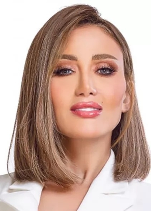 ريهام سعيد قبل وبعد​ تعرضها للتشويه بسبب عميلة تجميل